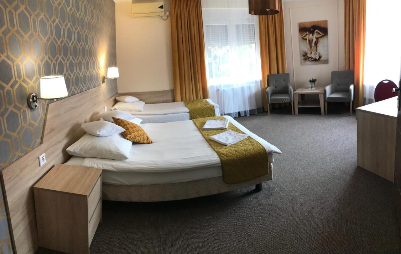 Pasja Noclegi B&B Wolow  Екстериор снимка
