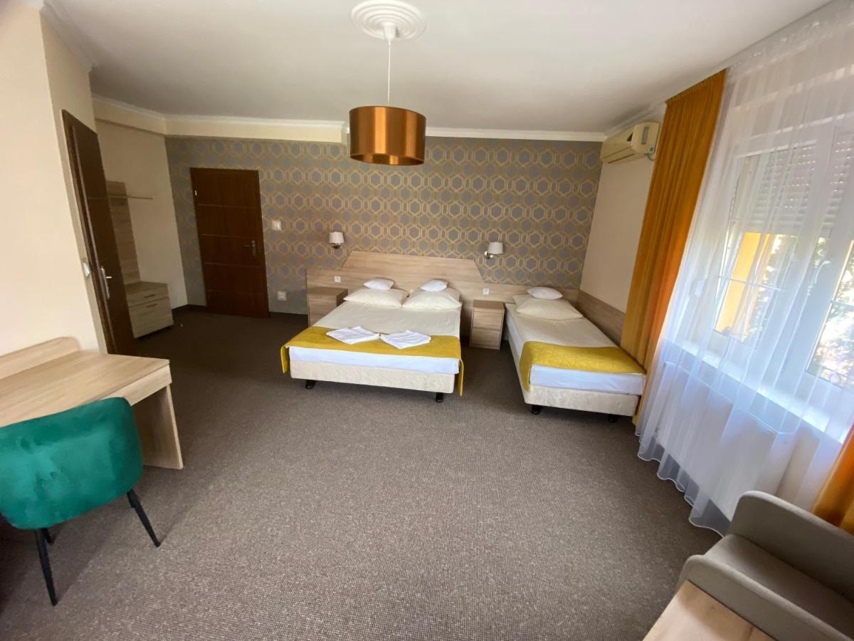 Pasja Noclegi B&B Wolow  Екстериор снимка