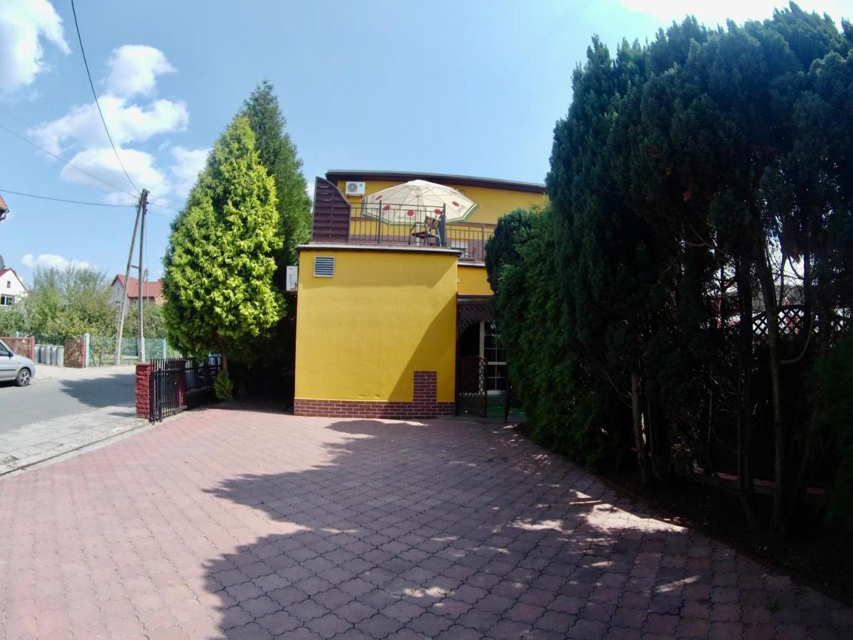 Pasja Noclegi B&B Wolow  Екстериор снимка